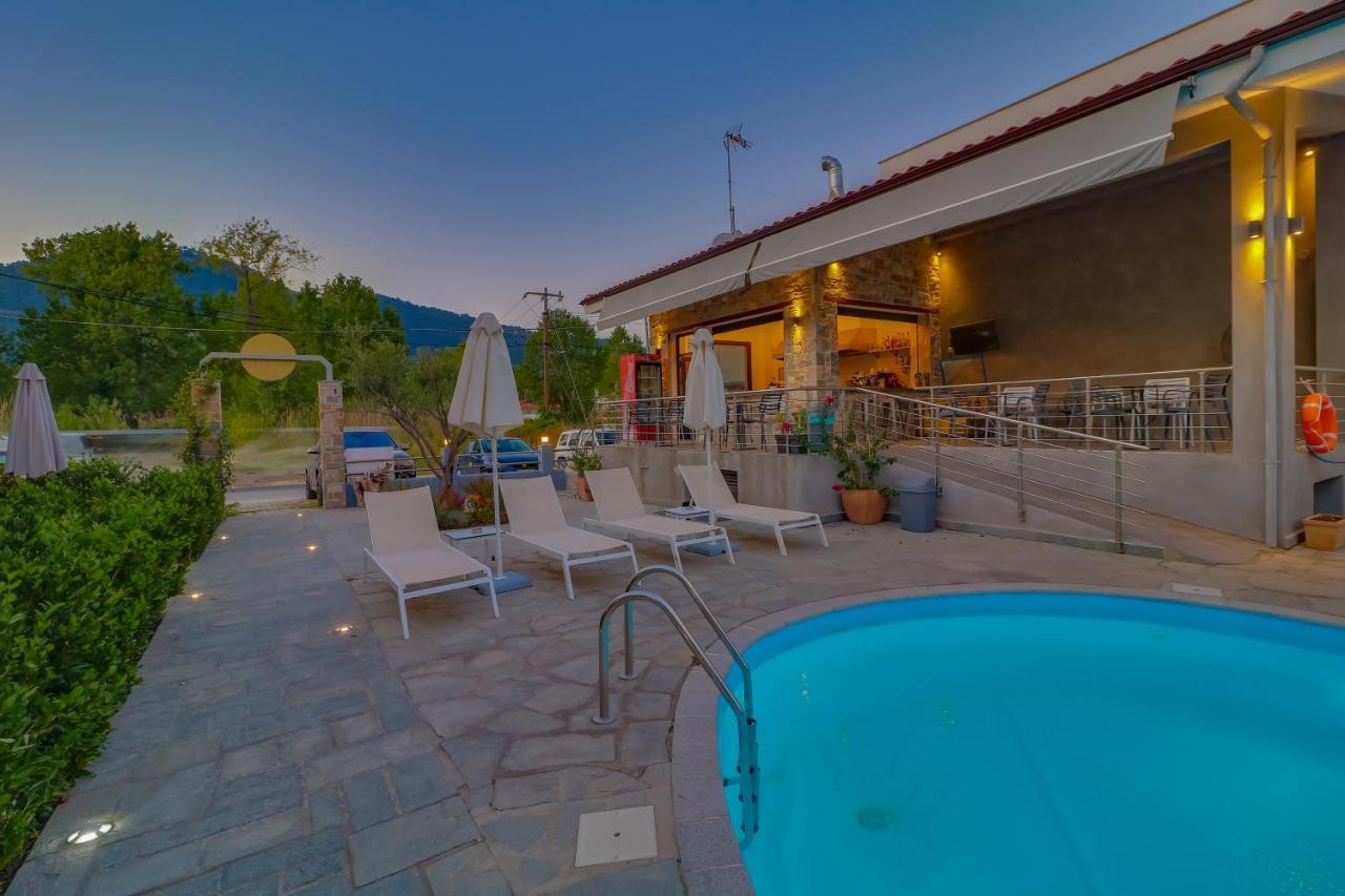 Theros Villas & Suites Chrysi Ammoudia Bagian luar foto