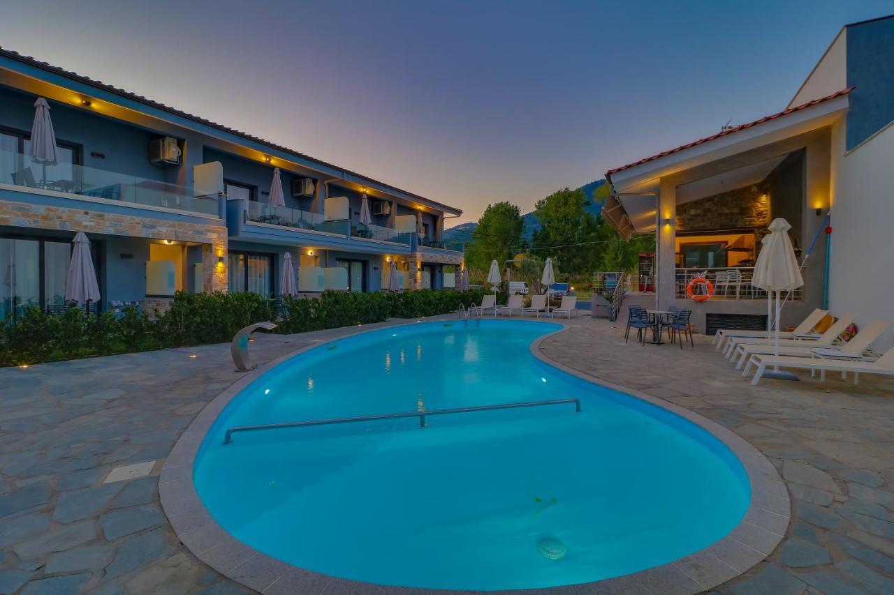 Theros Villas & Suites Chrysi Ammoudia Bagian luar foto