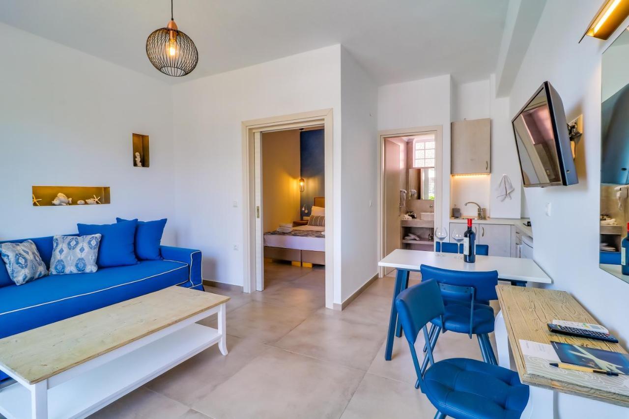 Theros Villas & Suites Chrysi Ammoudia Bagian luar foto