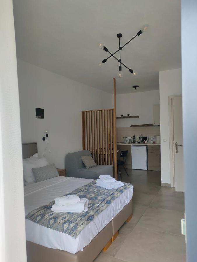Theros Villas & Suites Chrysi Ammoudia Bagian luar foto