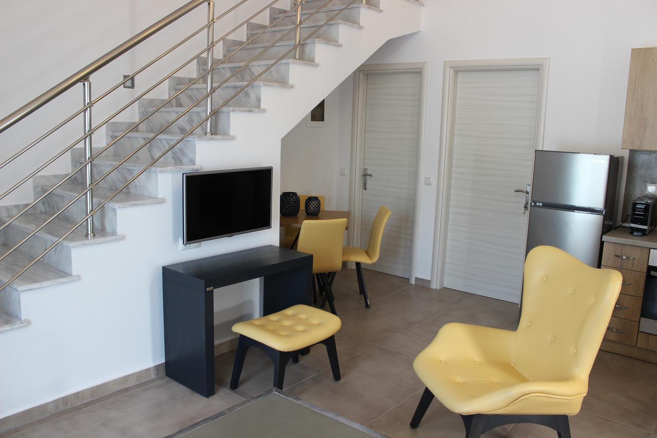 Theros Villas & Suites Chrysi Ammoudia Bagian luar foto
